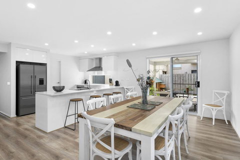 OCEAN BREEZE Family Home - Go Out 1