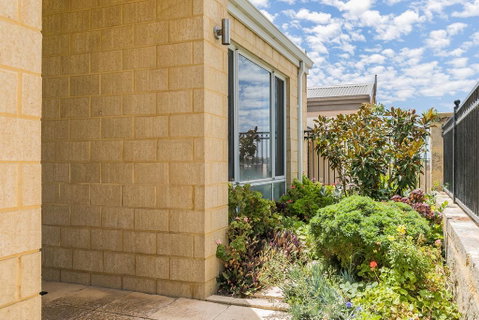 Ocean Keys Cottage - Free WiFi - Pubs and Clubs 3