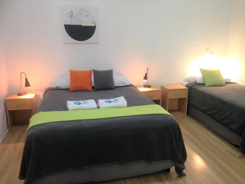 Ocean Shores Motel - Pubs and Clubs 3