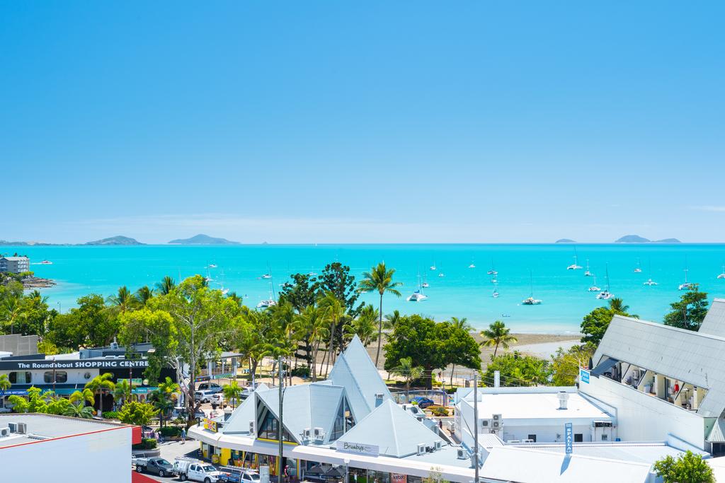 Airlie Beach QLD Go Out