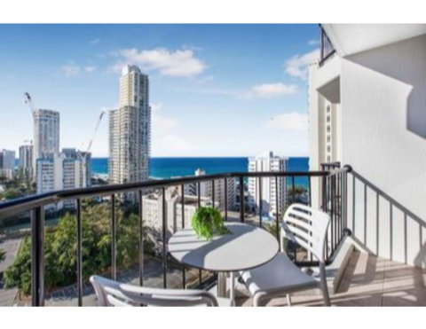 Ocean Vistas And Convenience By The Beach - Pubs and Clubs 2