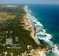 Oceania Retreat Luxury Family Retreat with pool and beach access - Pubs and Clubs