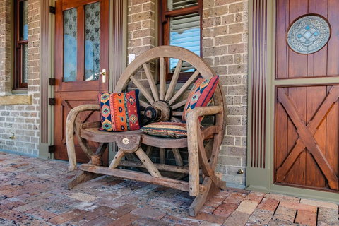 Old Bank Boutique Hotel - Go Out 2