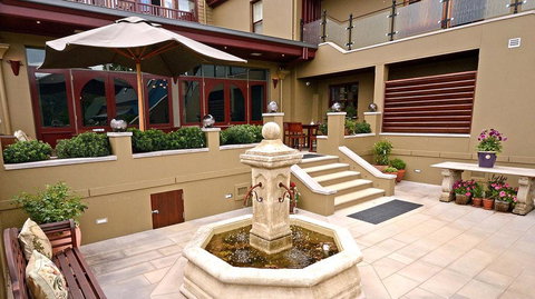 Old Bank Boutique Hotel - Go Out 0