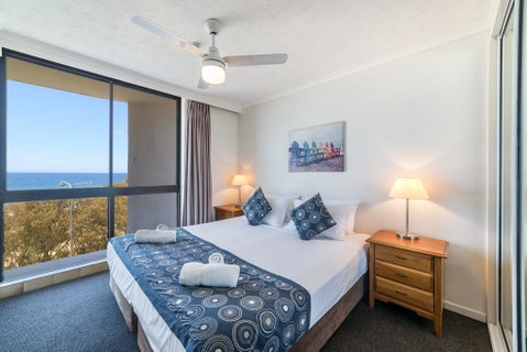 Olympus Beachfront Apartments - Pubs and Clubs 2