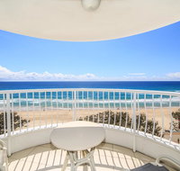 Olympus Beachfront Apartments - Pubs and Clubs