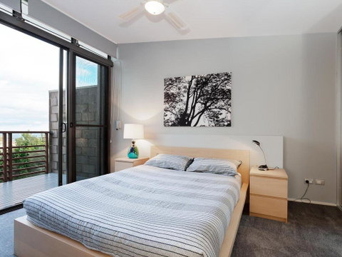 One Mile Ridge', 12a/26 One Mile Close - Stunning Views, Air Con, Infinity Pool - Go Out 1