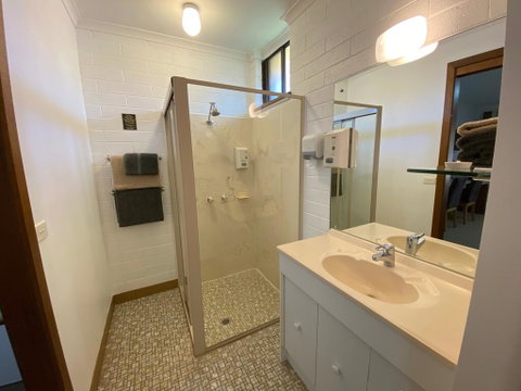 Orana Motor Inn - Go Out 3
