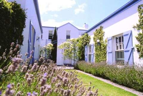 Oscars Waterfront Boutique Hotel - Pubs and Clubs 2