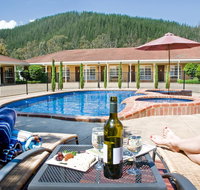 Ovens Valley Motor Inn - Pubs and Clubs