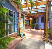 Ozzie Pozzie Backpackers - Port Macquarie YHA - Go Out