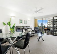 Pacific Resort in the Heart of Broadbeach - Pubs and Clubs