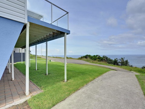Pacific Street, 28, Ocean Retreat - Go Out 0