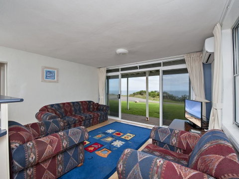 Pacific Street, 28, Ocean Retreat - Go Out 3