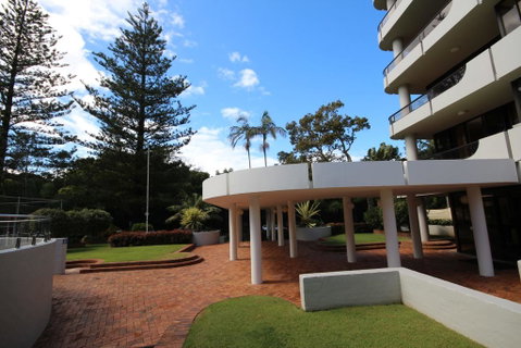 Pacific Towers 603 - Pubs and Clubs 1