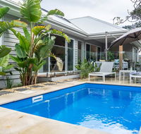 Palm Beach Cottage - Pubs and Clubs