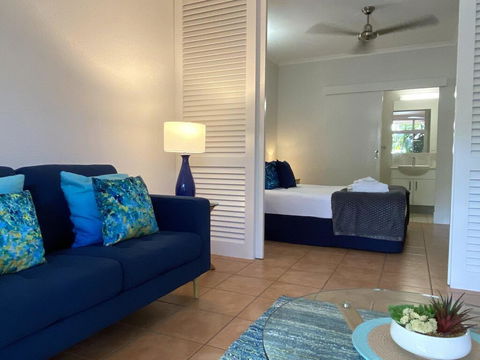Palm Villas In Port #7 - Pubs and Clubs 0