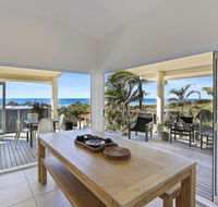 Pandanus - Peregian Beach - Pubs and Clubs