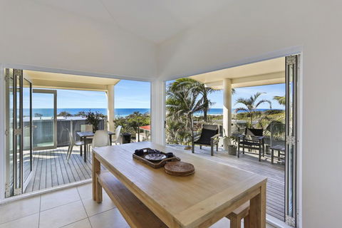 Pandanus - Peregian Beach - Pubs and Clubs 0