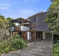 Pandanus Retreat - Pubs and Clubs