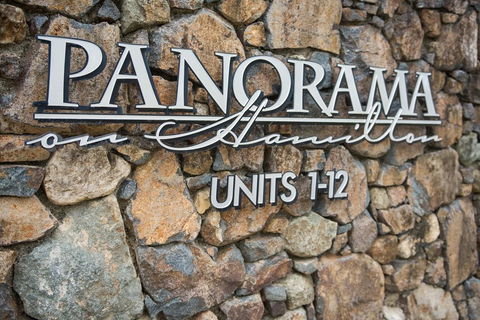 Panorama 11 - Hamilton Island - Pubs and Clubs 0