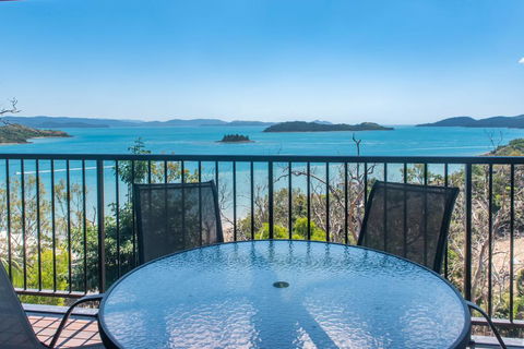 Panorama 12 - Hamilton Island - Pubs and Clubs 2