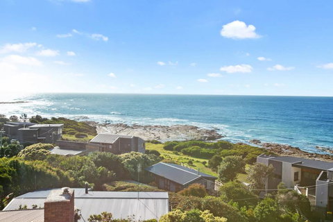 PANORAMA VIEWS - Spectacular Ocean Views - Pubs and Clubs 3