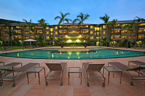 Paradise Palms Resort - Pubs and Clubs 0