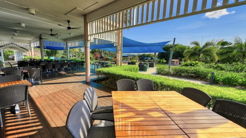 Paradise Palms Resort - Pubs and Clubs 2