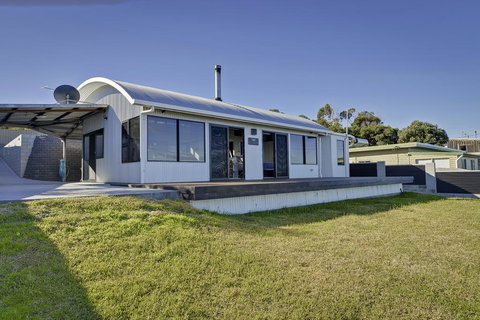 Park Beach Retreat - Pubs and Clubs 2