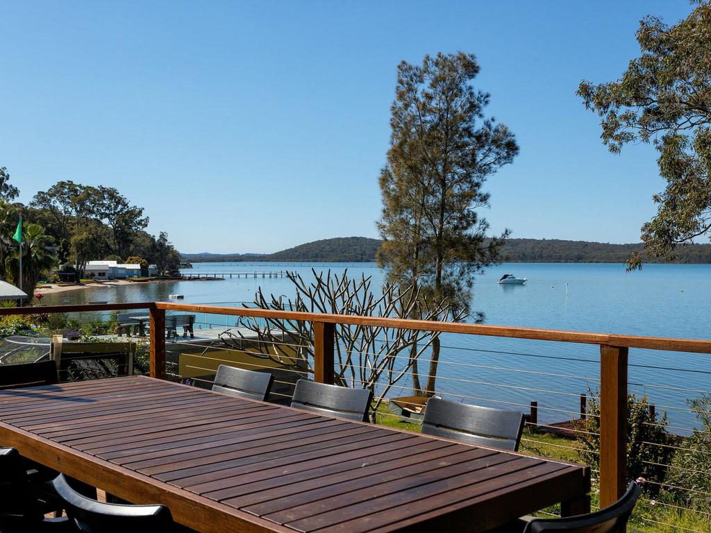 North Arm Cove NSW Pubs and Clubs