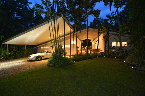 Pavilions In The Palms Heated Pool Short Path To Beach Five Bedrooms Sleeps 12 - Pubs and Clubs 3