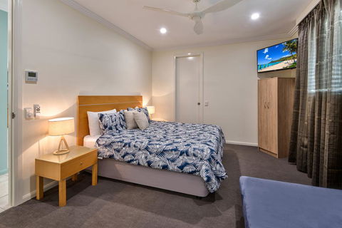 Pavillions On Hamilton Island - Pubs and Clubs 1