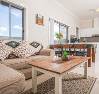 PEACEFUL 2Kingbed RootyHill Townhouse near Station - Pubs and Clubs