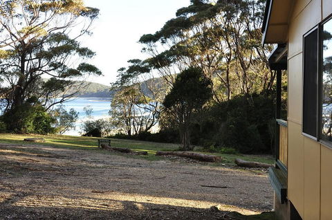 Pebbly Beach Shacks - Pubs and Clubs 3