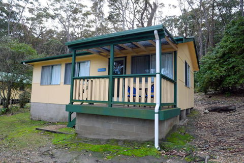Pebbly Beach Shacks - Pubs and Clubs 2