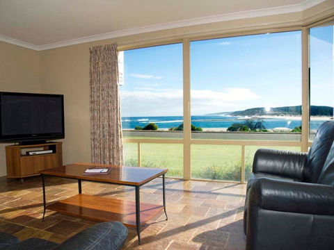 Pelican Shore Oceanfront Villa 6 - Pubs and Clubs 0