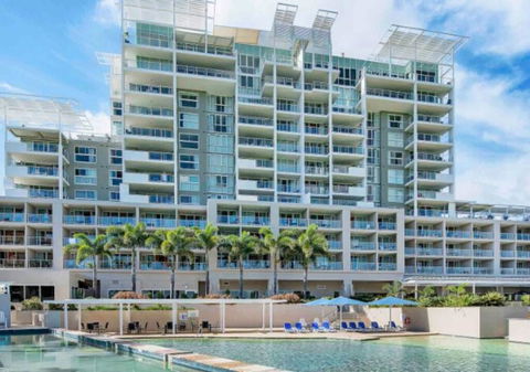 Pelican Waters Golf Resort And Spa Unit 1006 - Pubs and Clubs 0