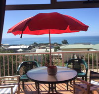 Penguin Seaside Homestay - Go Out