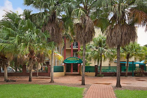 Peninsular Apartments - Pubs and Clubs 0