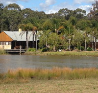 Peppers Creek Accommodation - Pubs and Clubs