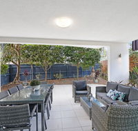 Peregian On The Beach unit 3 - Pubs and Clubs
