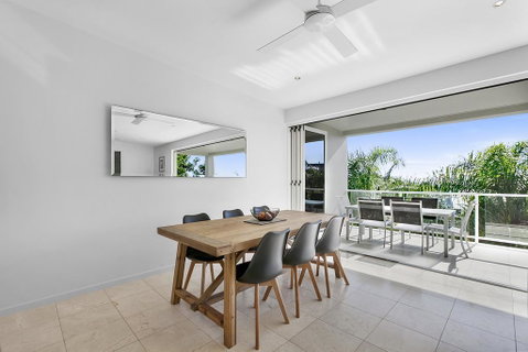 Perfect Getaway, Sunshine Beach - Go Out 2