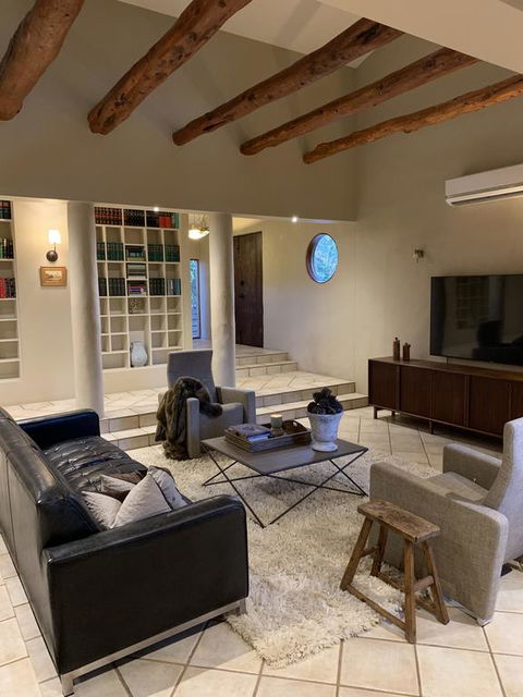 Perfect Mt Martha Beach House - Pubs and Clubs 0