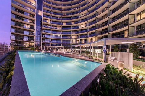 Perfectly Located Modern Apartment - Canberra CBD - Pubs and Clubs 1
