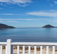 Pet Friendly - Exceptional Beachside Location - Pubs and Clubs