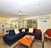 Pet Friendly Beach Home - Pubs and Clubs