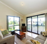 Pet Friendly on Pelican - Close to Myall River - Pubs and Clubs