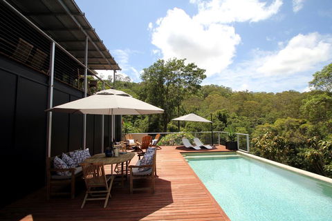 Phoenix Eumundi Bed & Breakfast - Pubs and Clubs 0