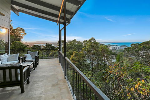 Picture Perfect Views, Noosa Heads - Pubs and Clubs 0